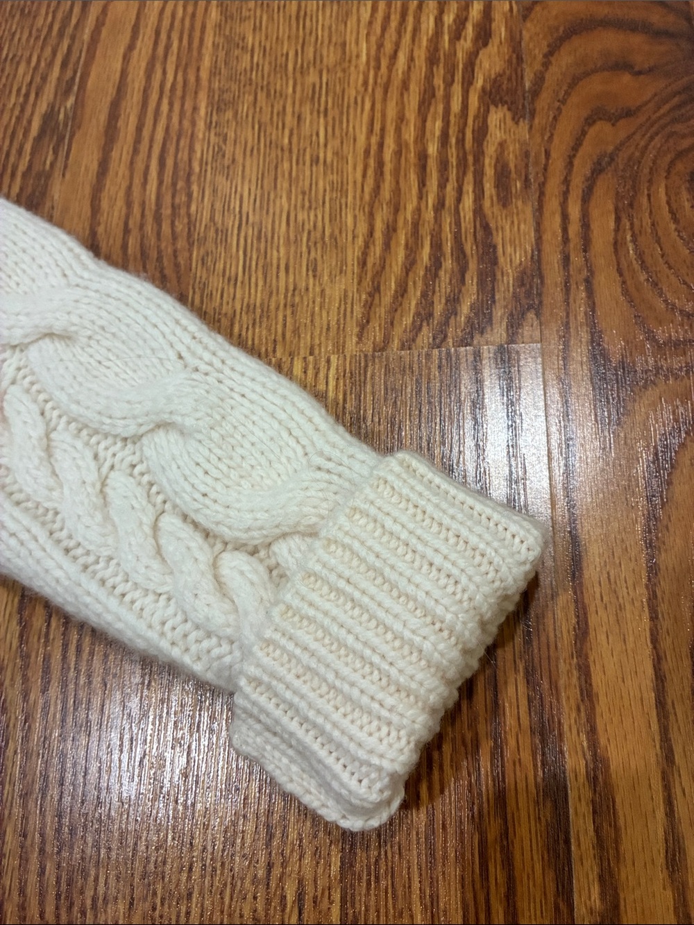 FRAME Marino Wool Cable Knit Cropped Cardigan - Picture 5 of 9